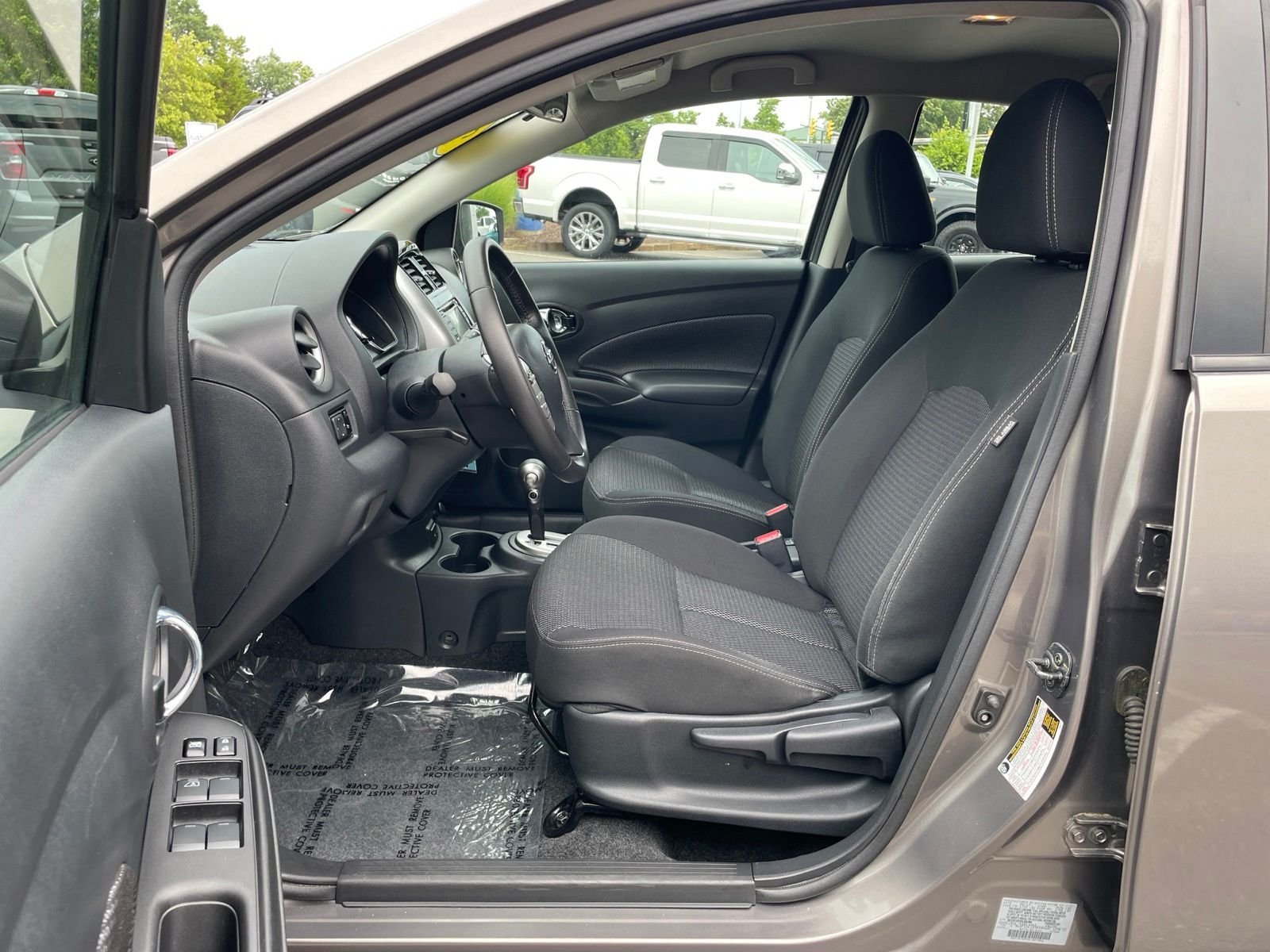 Used 2017 Silver Nissan 1.6 SV image 11