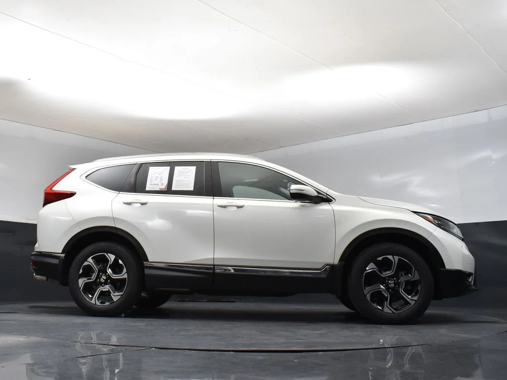Certified Used 2018 White Honda Touring image 33