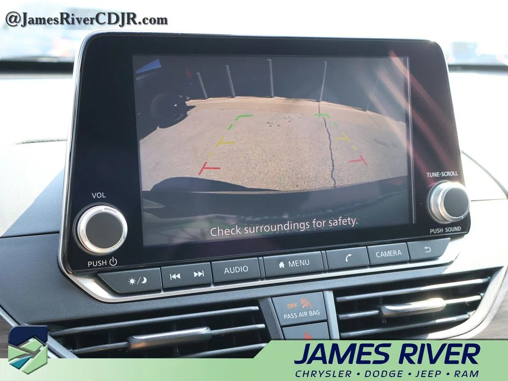 Used 2025 Red Nissan 2.5 SV image 33