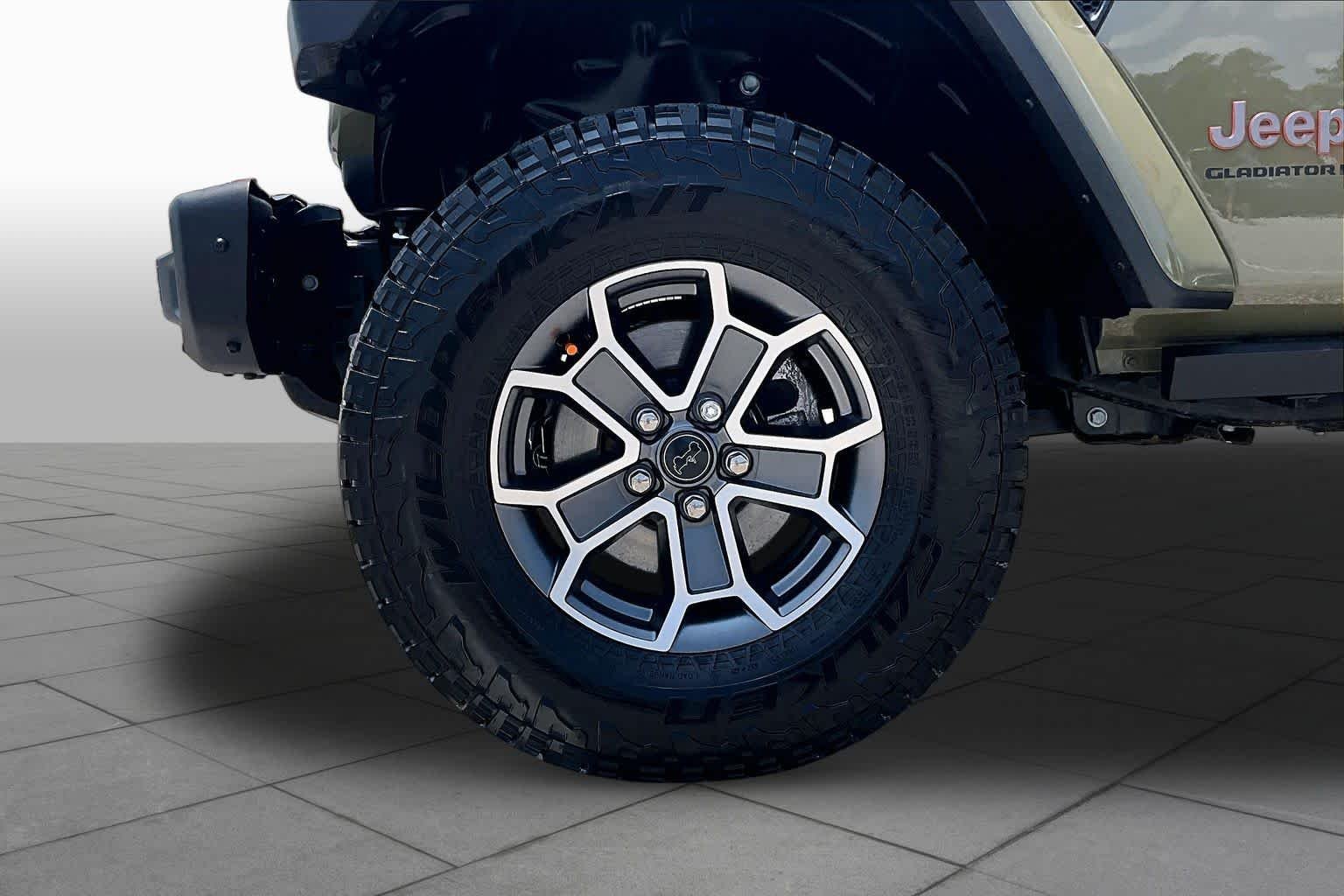Used 2025 41 Jeep Mojave X image 11