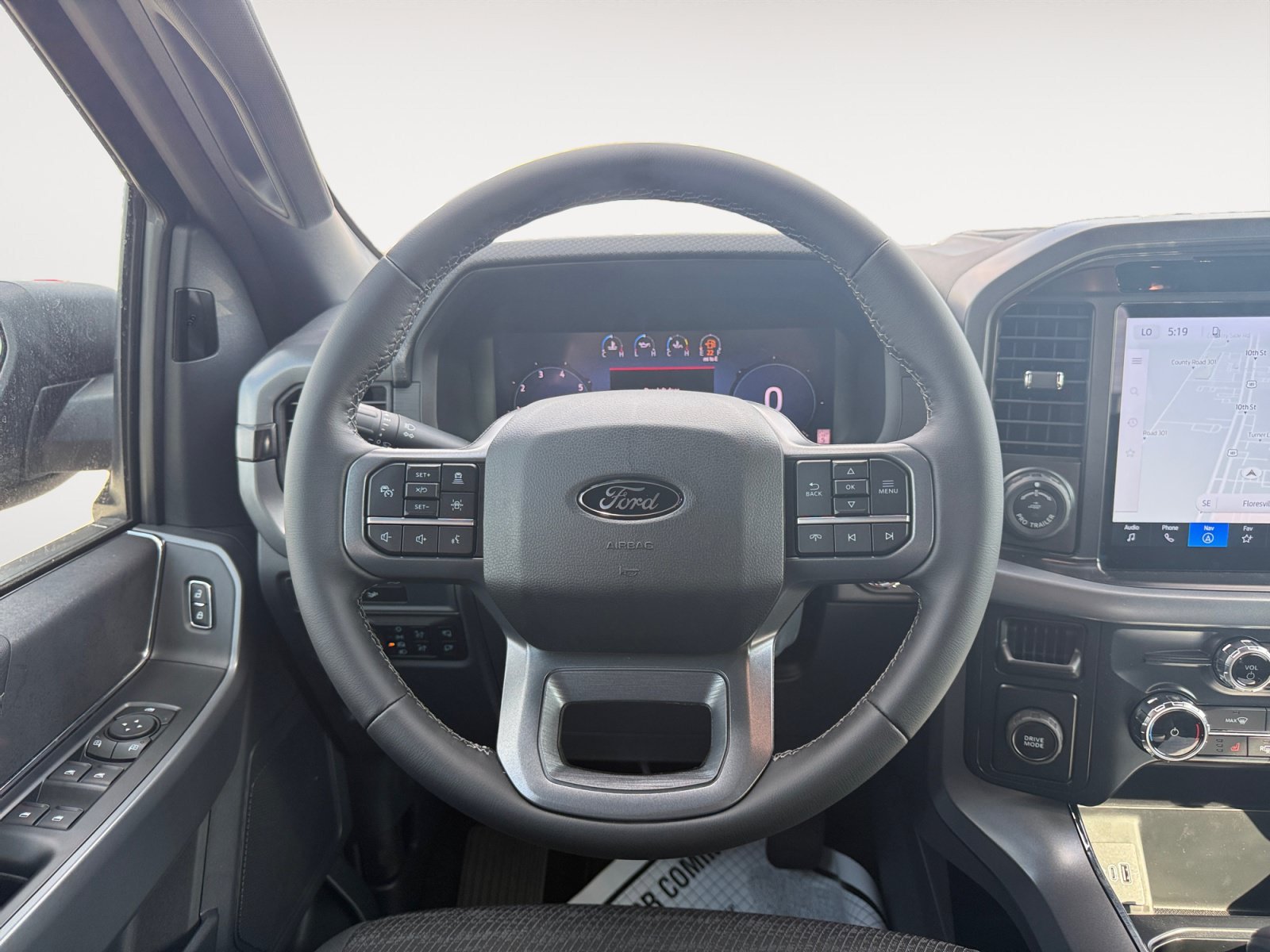 New 2026 Carbonized Gray Metallic Ford XLT image 10