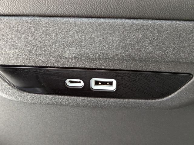 2024 Chrysler Pacifica Touring L - Photo 18