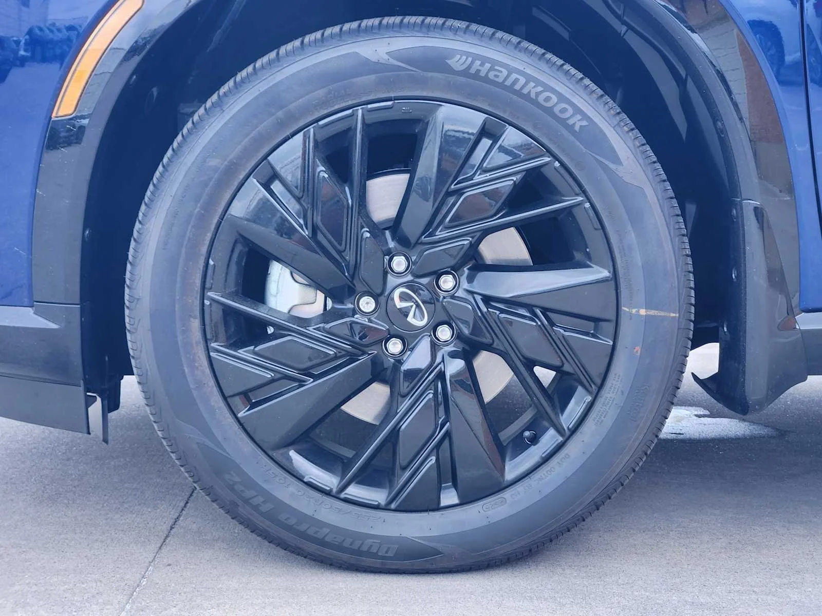 New 2027 GRAND BLUE INFINITI Sport AWD image 7