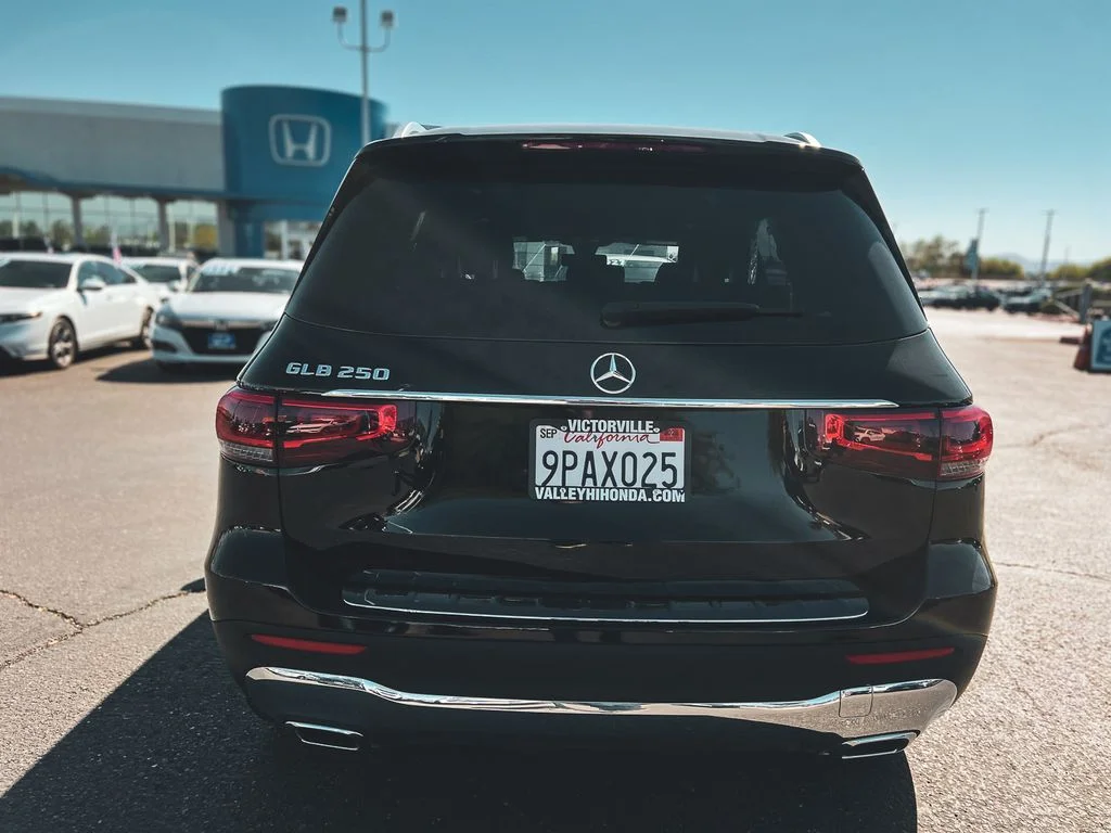 Used 2022 Black Mercedes-Benz GLB 250 image 6