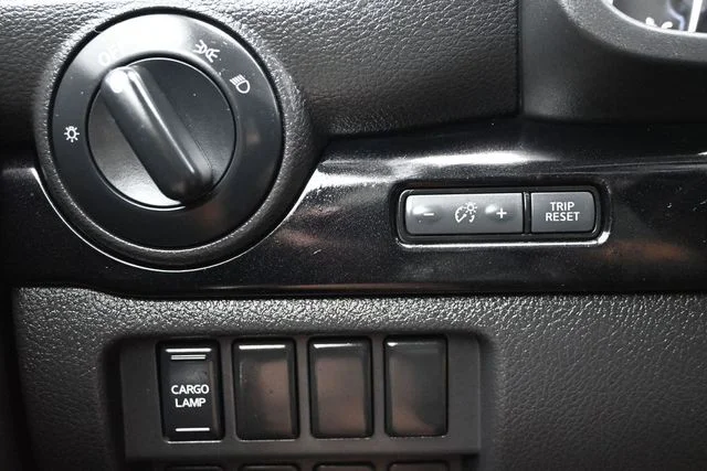 Used 2022 White Nissan SV image 27