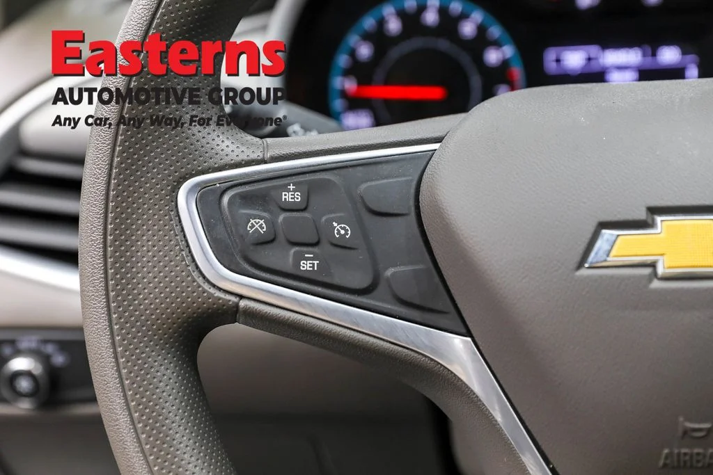 Used 2022 White Chevrolet LT image 15