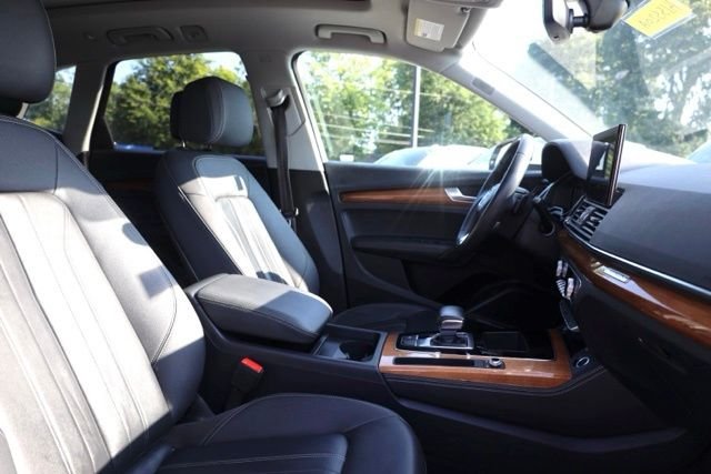 Used 2023 Glacier White Metallic Audi 45 S line Premium image 43