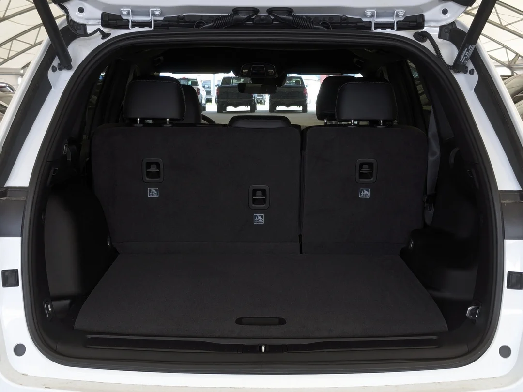 New 2026 White Jeep Altitude - - 4x4 - 20 Gloss Black Wheels - Remote Start - Capri Leatherette & More! image 29