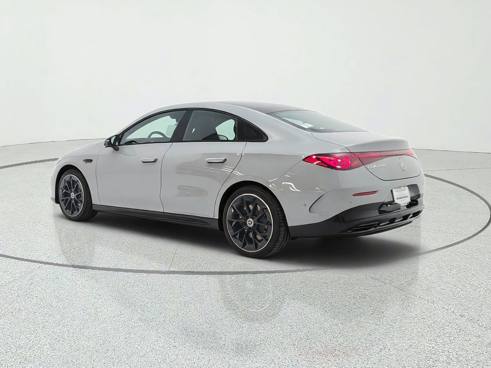 New 2027 MANUFAKTUR Alpine Grey Mercedes-Benz CLA 250+ Electric image 28
