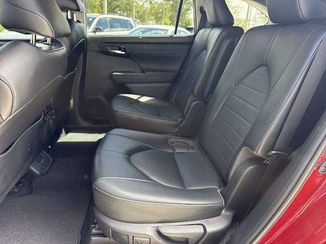 2022 Toyota Highlander XLE - Photo 23