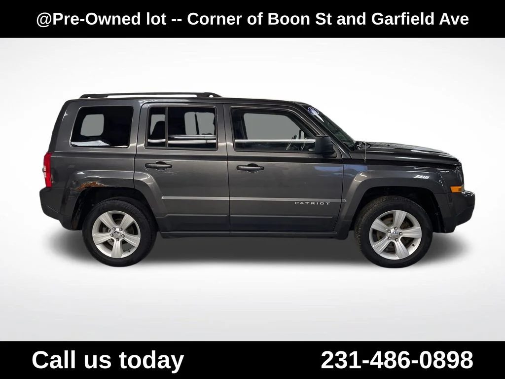 Used 2014 Gray Jeep Latitude image 6