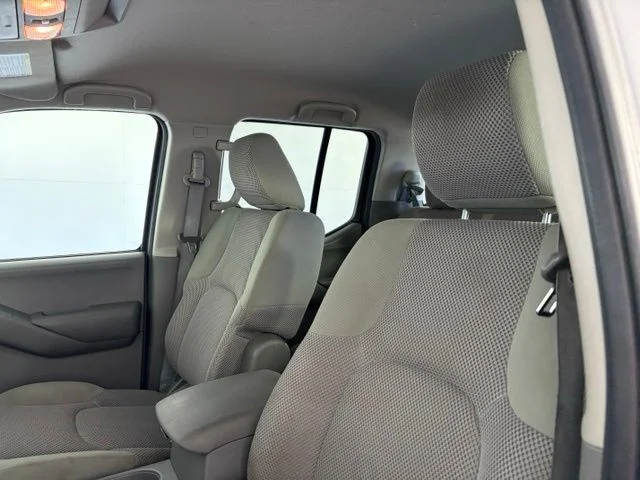 Used 2013 Silver Nissan SV image 10