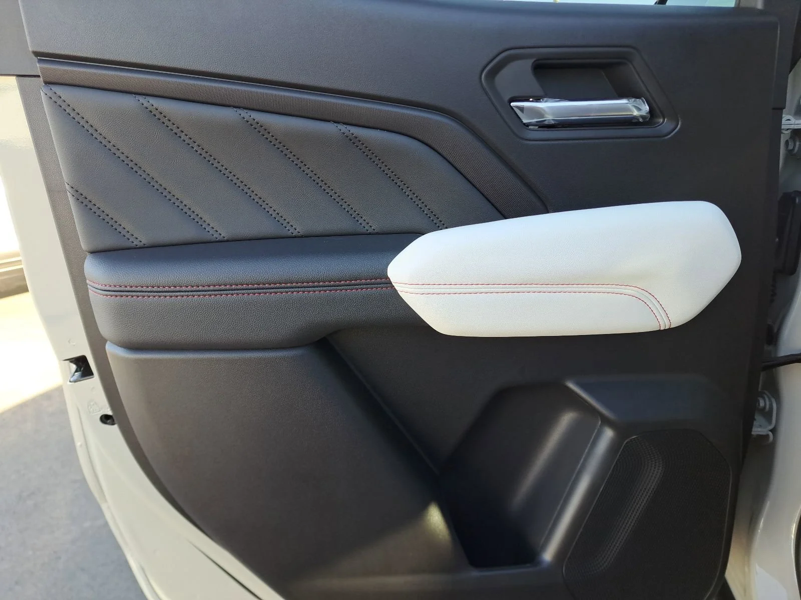 2026 GMC Canyon AT4X - Photo 23