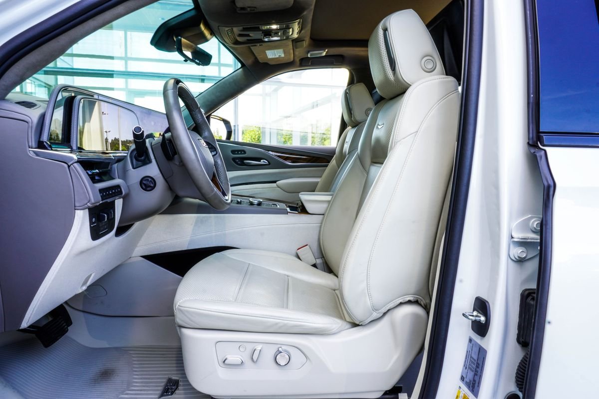 Used 2024 White Cadillac Sport Platinum image 32