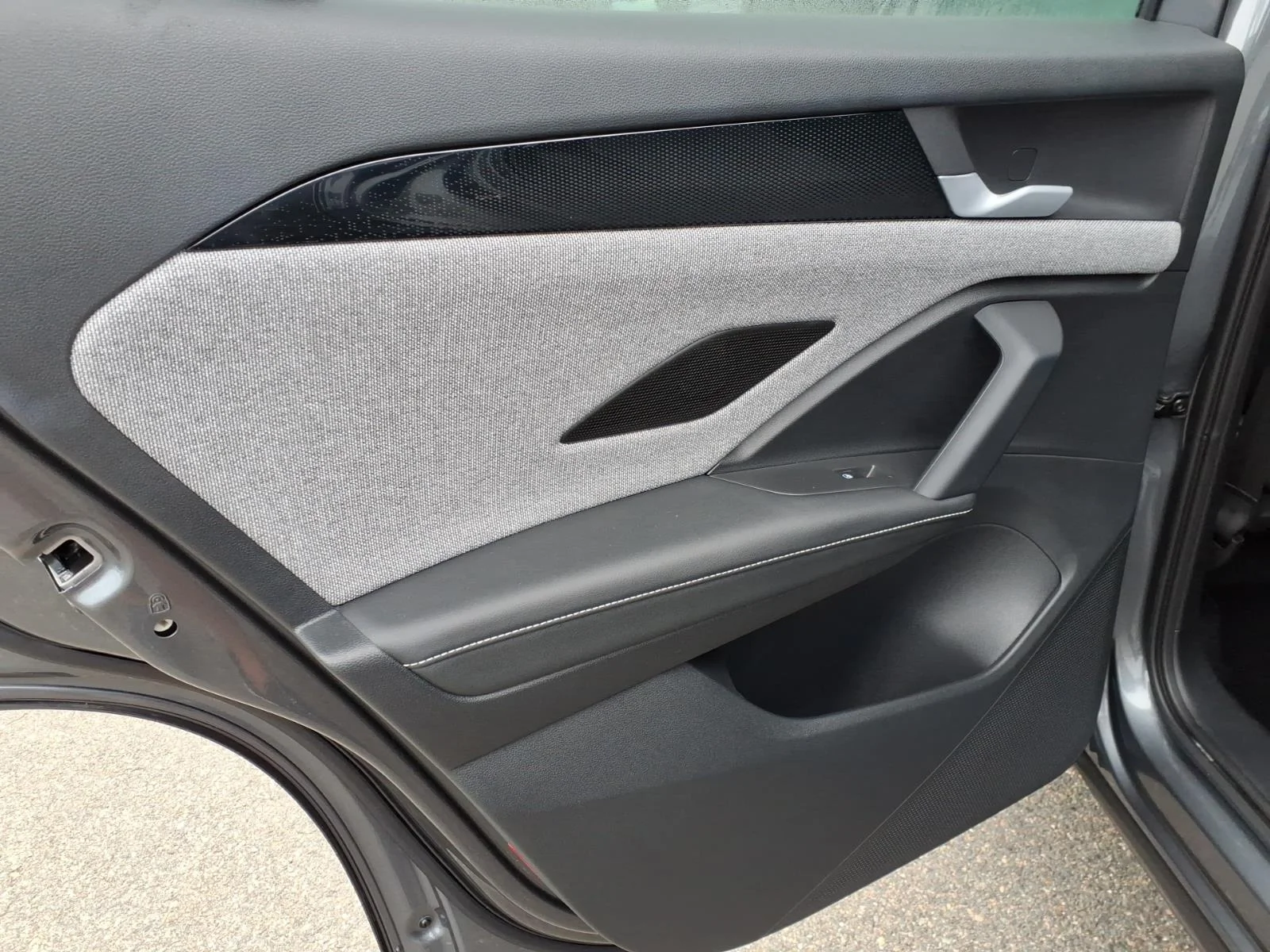 Used 2025 Platinum Gray Metallic Volkswagen S image 12