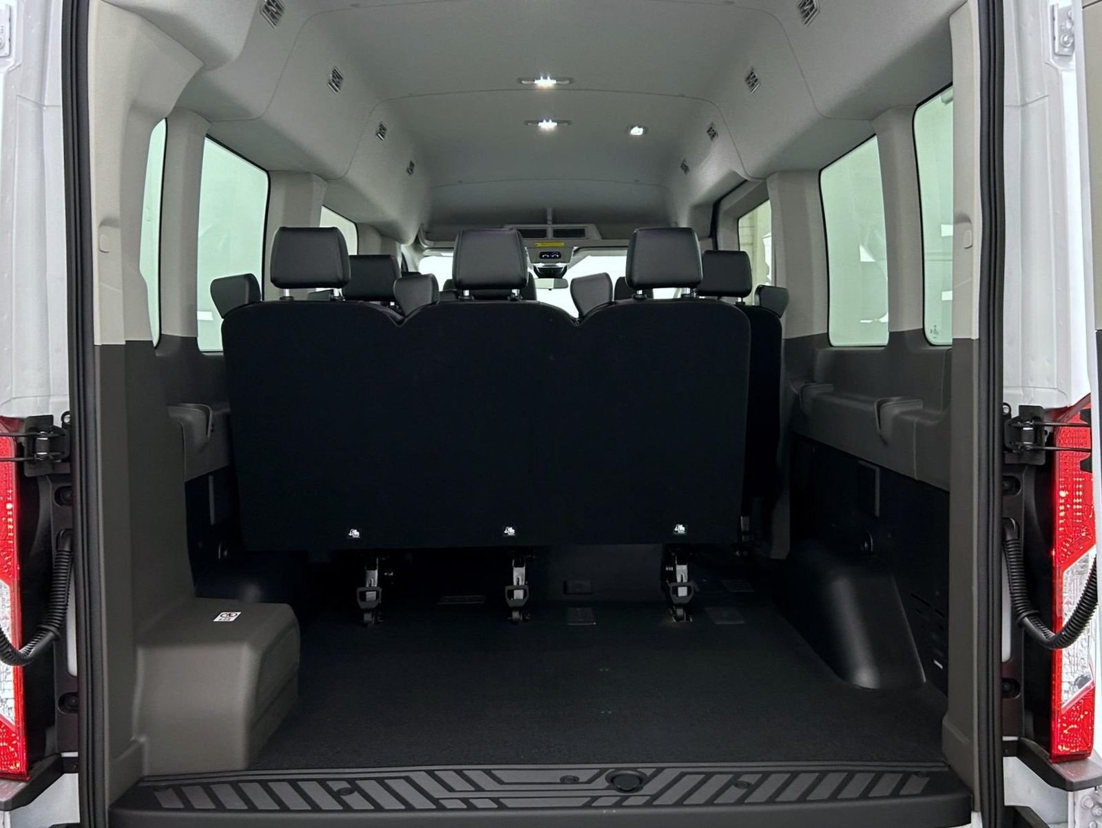 New 2026 Oxford White Ford XL image 19