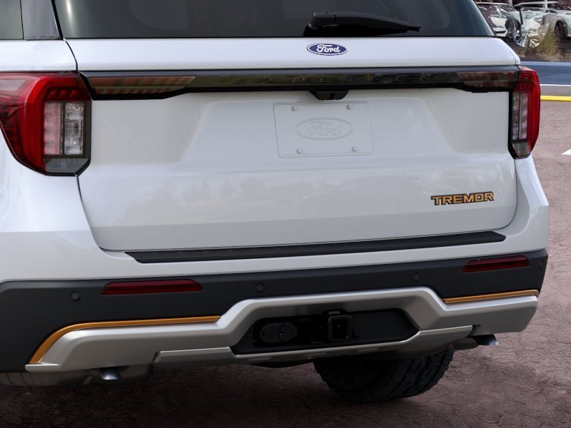 New 2027 Star White Metallic Tri-Coat Ford Tremor image 23