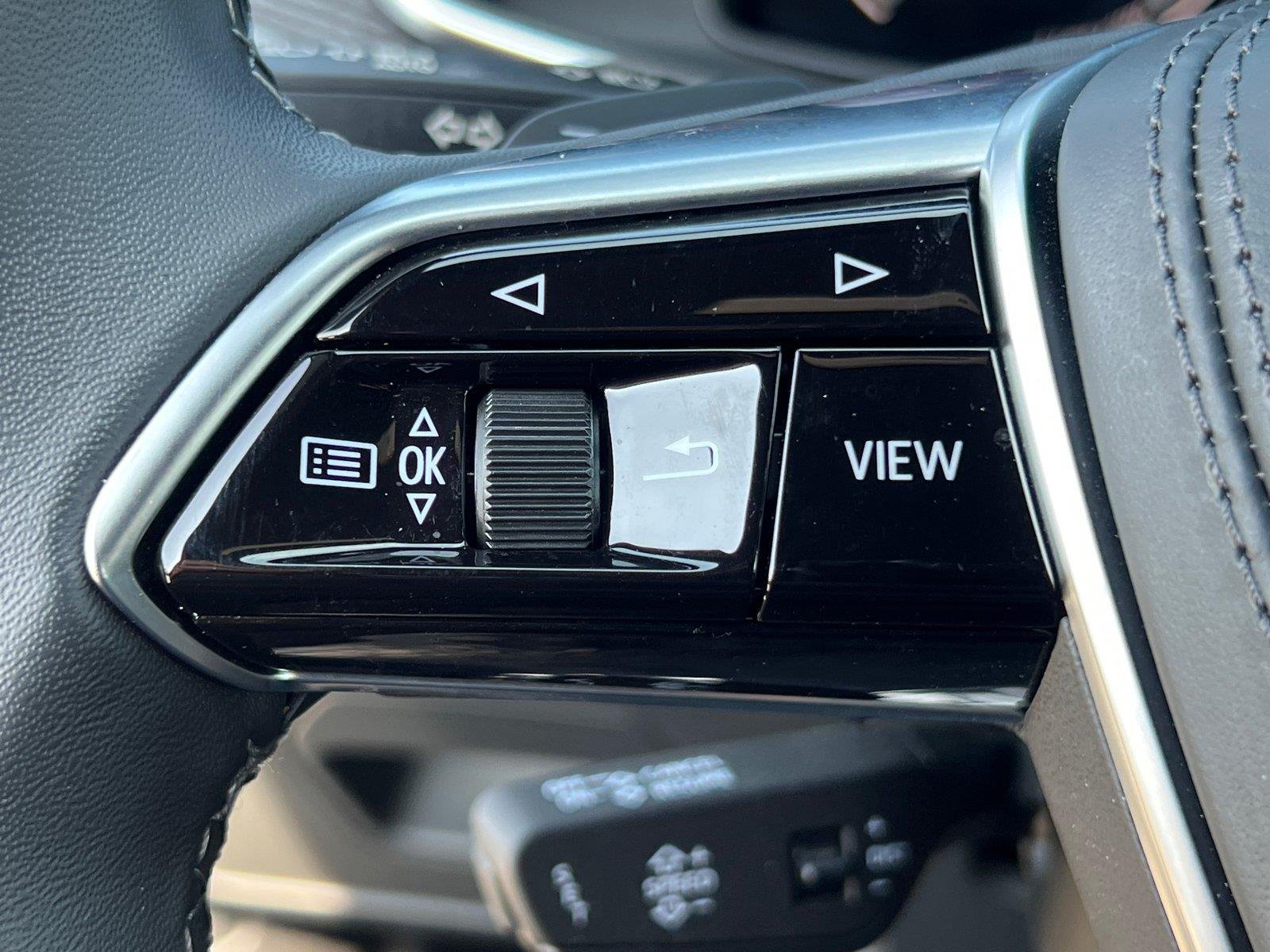 Used 2025 Daytona Gray Pearl Effect Audi Prestige image 25