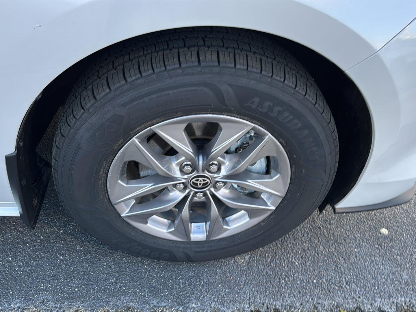 Certified Used 2025 Wind Chill Pearl Toyota XLE 7-Passenger image 35