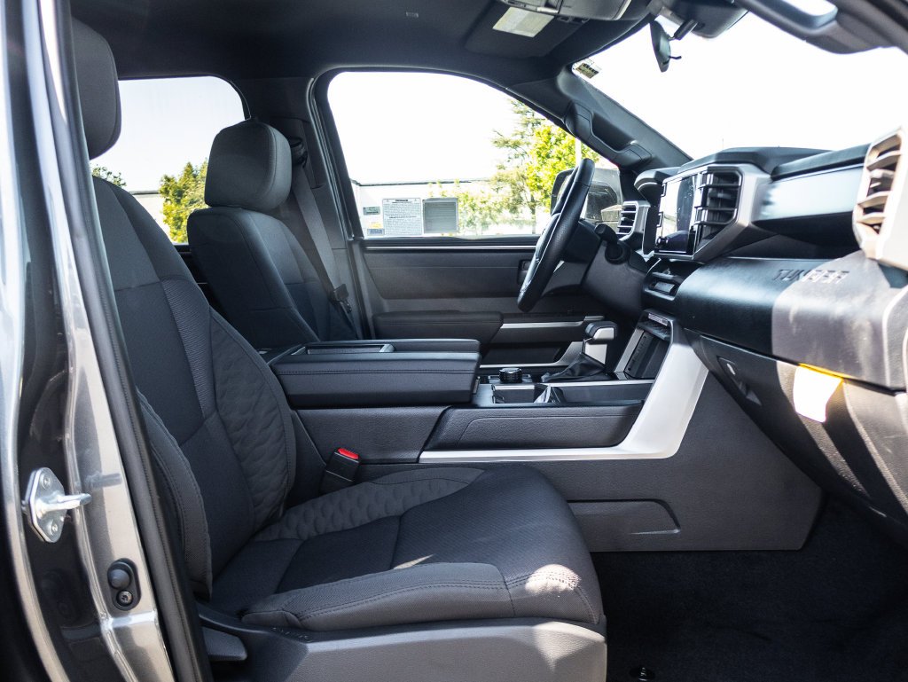 2026 Toyota Tundra SR5 - Photo 14