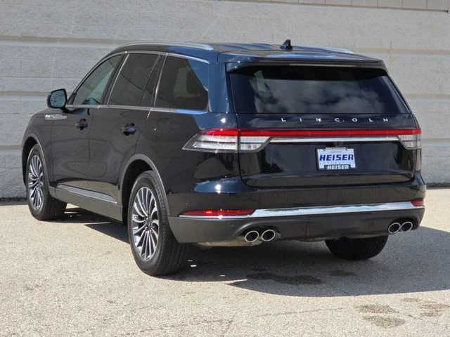 Used 2023 Black Lincoln Reserve image 11