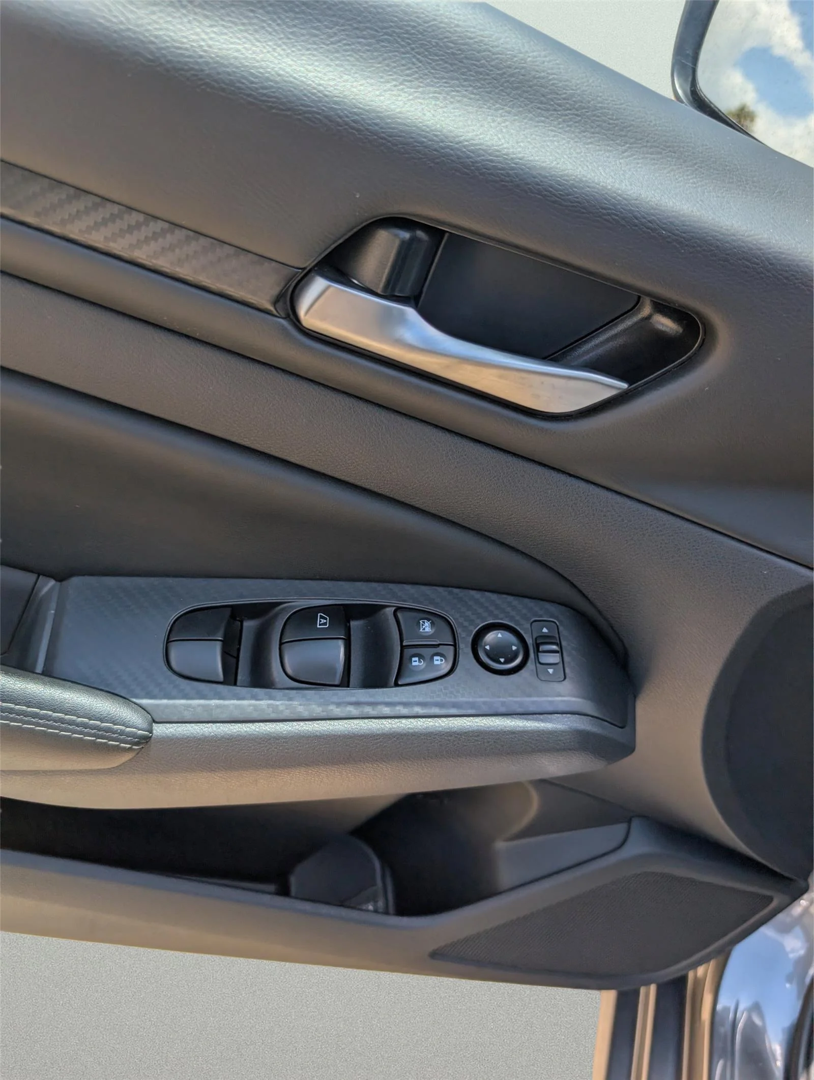 Used 2025 Gun Metallic Nissan SV image 11