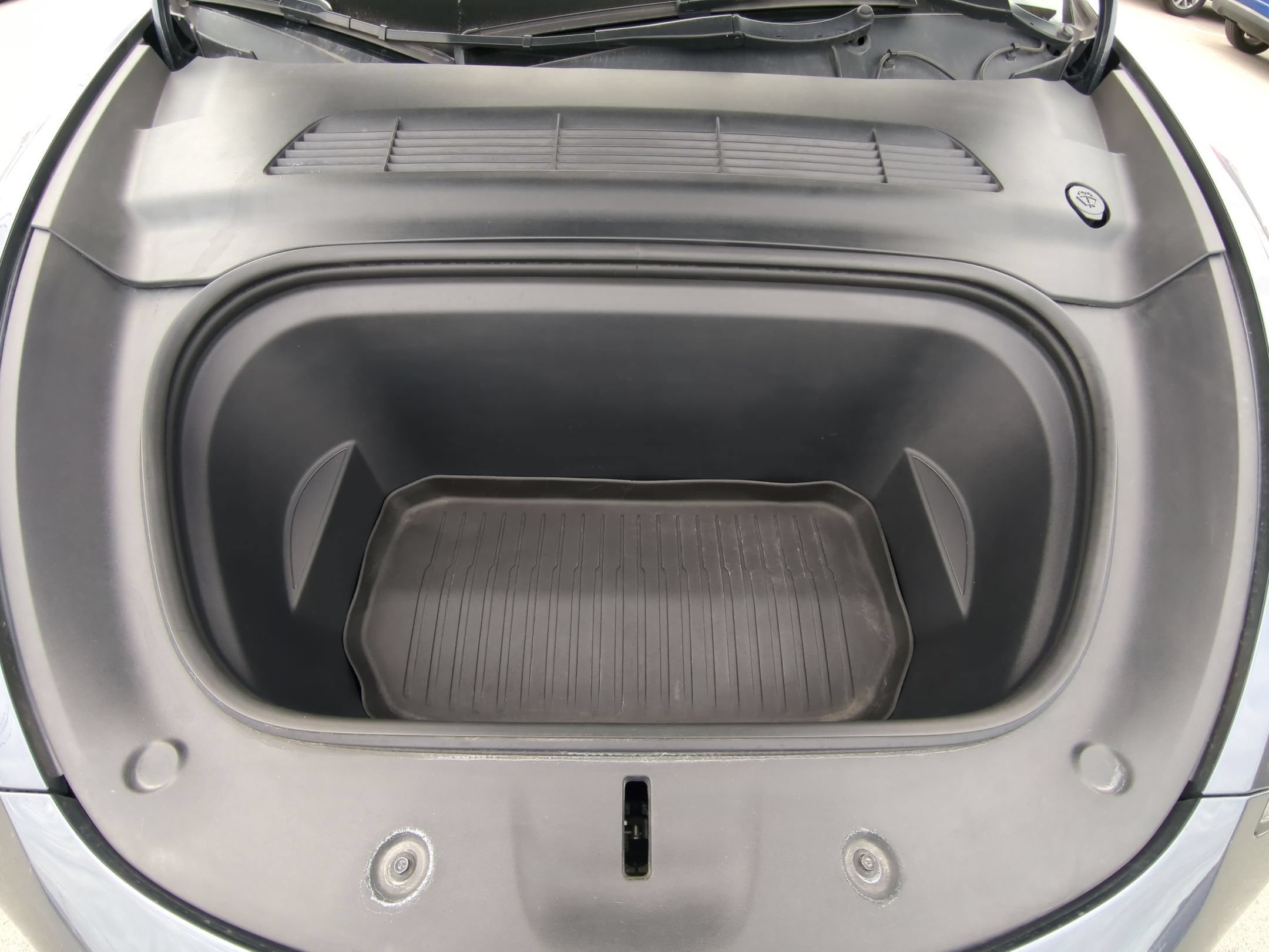 Used 2023  Tesla Long Range image 33