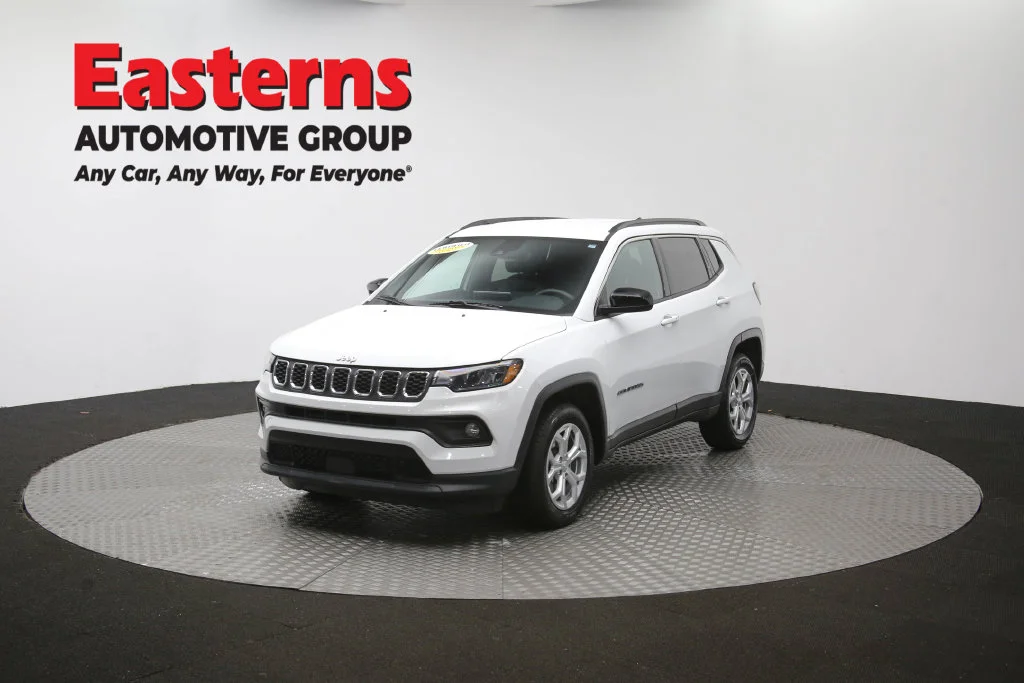Used 2024 White Jeep Latitude image 50
