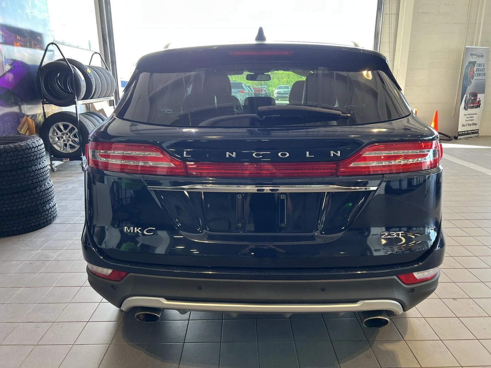 Used 2019  Lincoln Reserve image 6