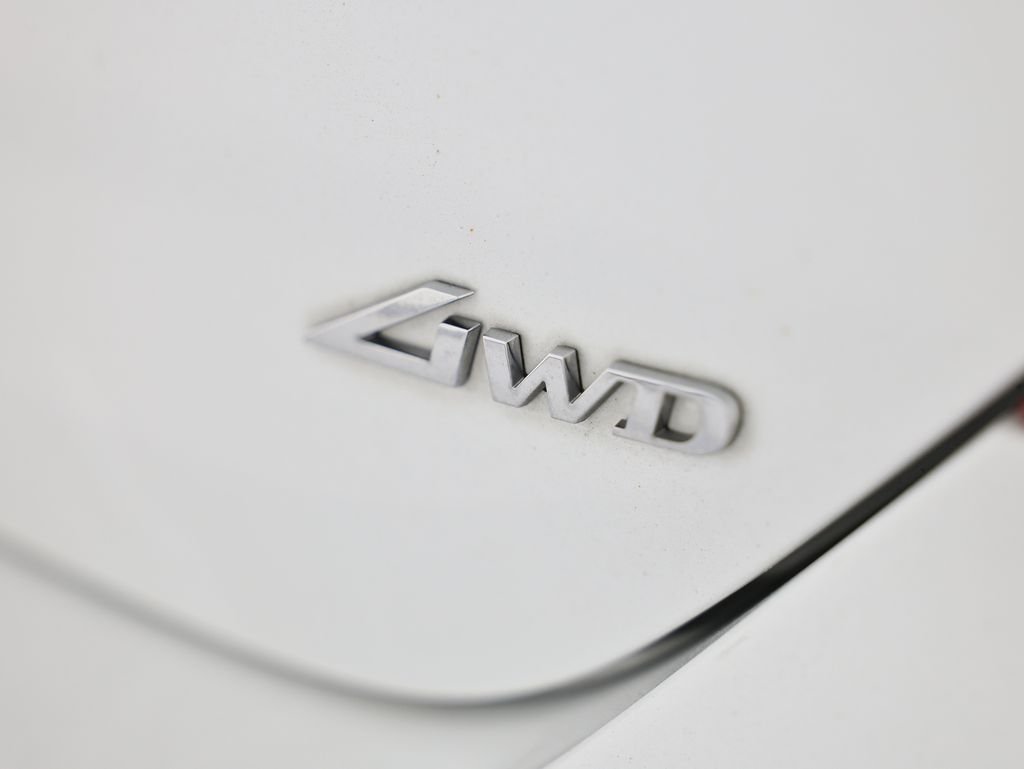 Used 2023 White Genesis 2.0T image 14