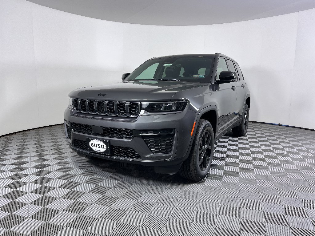 New 2026 Baltic Gray Metallic Clear-Coat Exterior Paint Jeep Laredo Altitude image 20