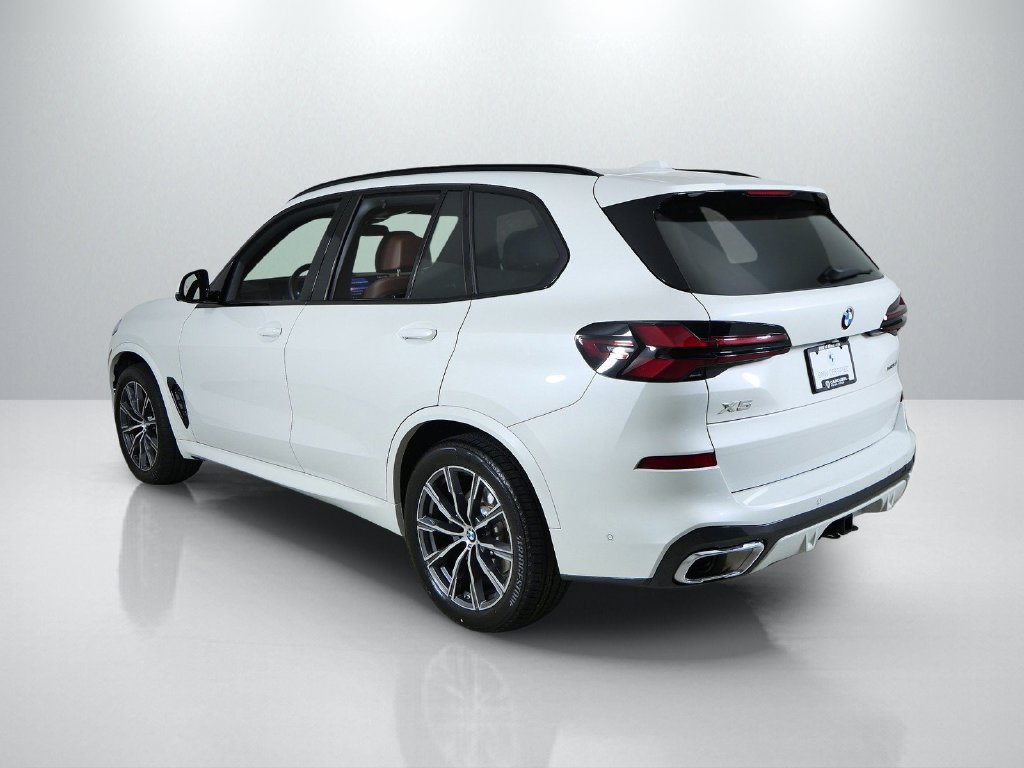 Certified Used 2025 Mineral White Metallic BMW xDrive40i image 17