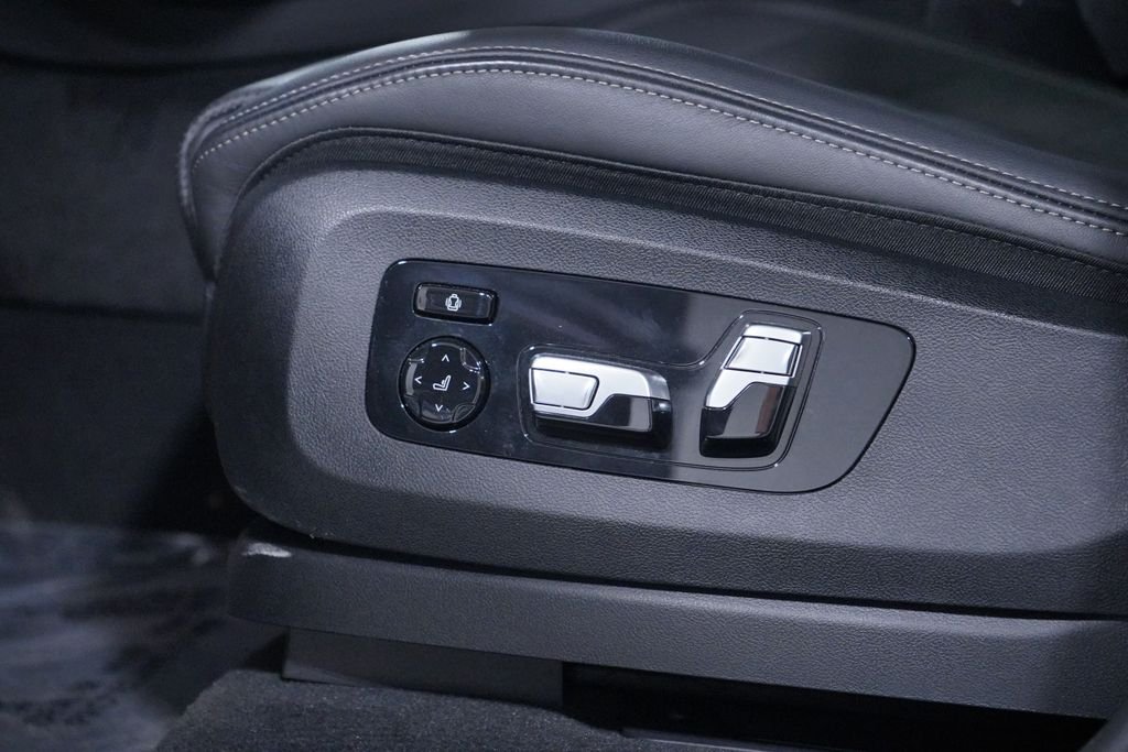 Certified Used 2024 Carbon Black Metallic BMW xDrive40i image 10