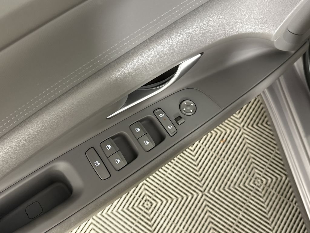2024 Hyundai Elantra SEL - Photo 16