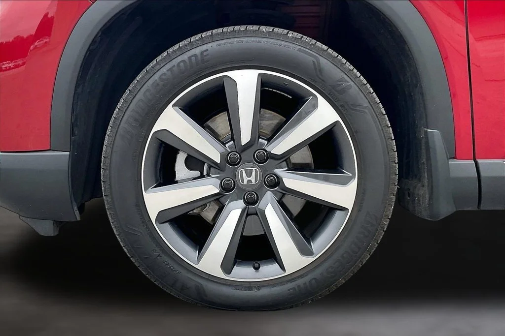 Used 2025 Red Honda Touring image 33