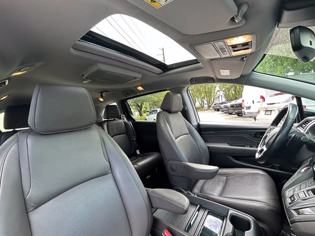 Used 2018 Silver Honda EX-L image 30