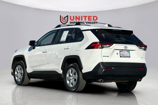 Used 2020 White Toyota LE image 6
