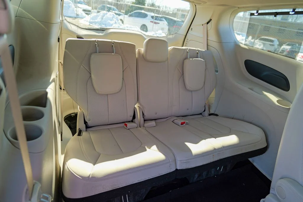 Used 2021 Bright White Clearcoat Chrysler Touring L image 26