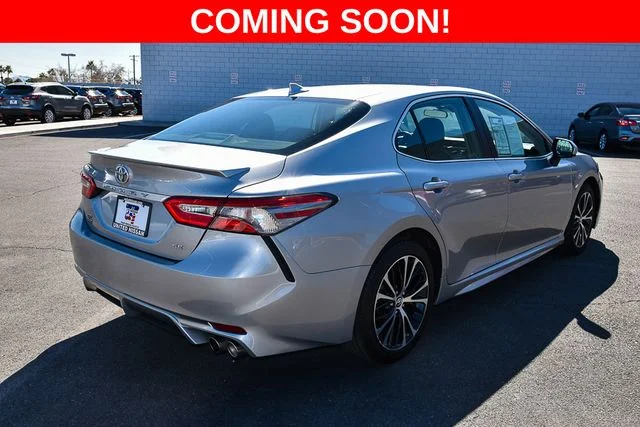 Used 2022 Silver Toyota SE image 5