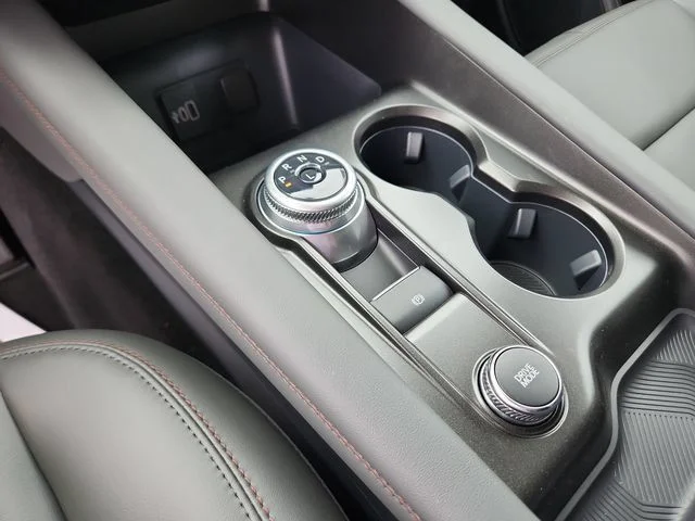 New 2026 Star White Metallic Tri-Coat Ford Active image 18