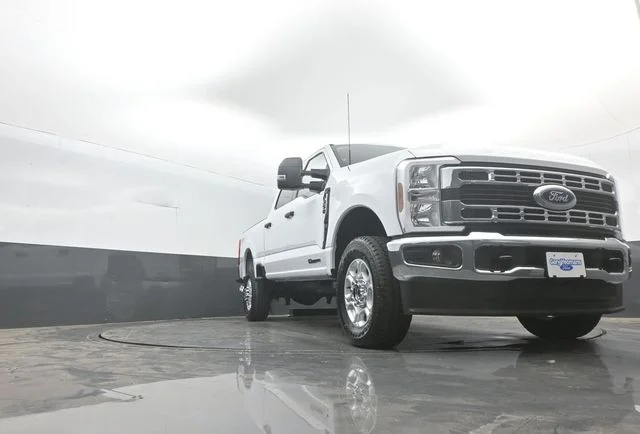 New 2026 Oxford White Ford F-350® XLT image 32