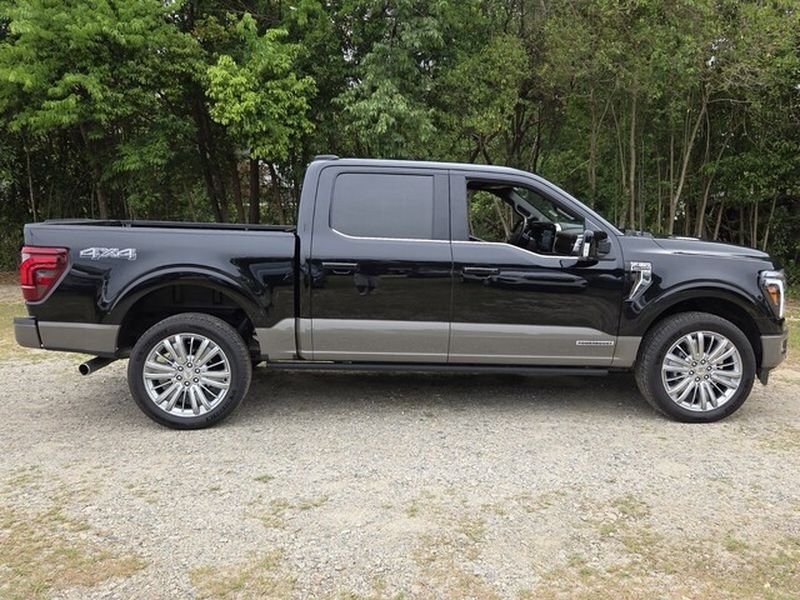 Used 2025 Agate Black Metallic Ford King Ranch image 12