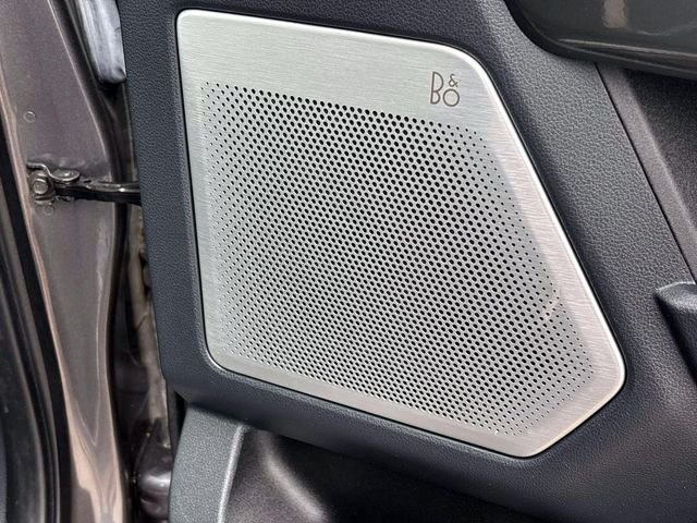 Used 2022 Gray Ford Lariat image 19
