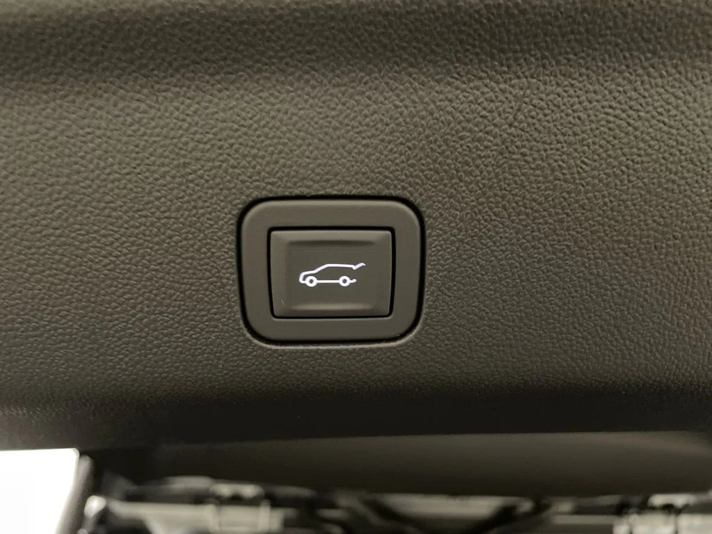 2026 Chevrolet Suburban High Country - Photo 9