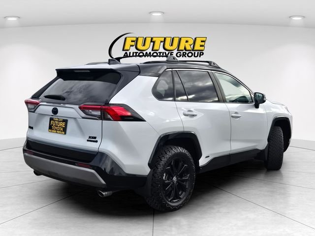 Used 2024 Off-white Toyota XSE image 4