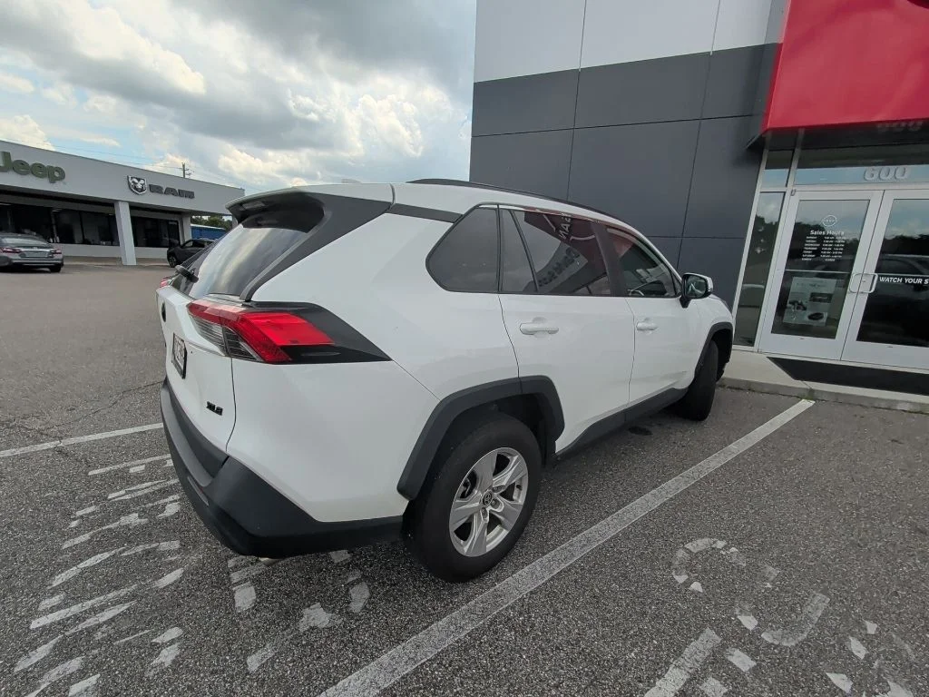 Used 2021 White Toyota XLE image 4