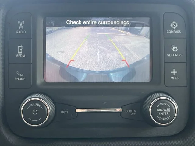 Used 2019  Jeep Sport S image 26