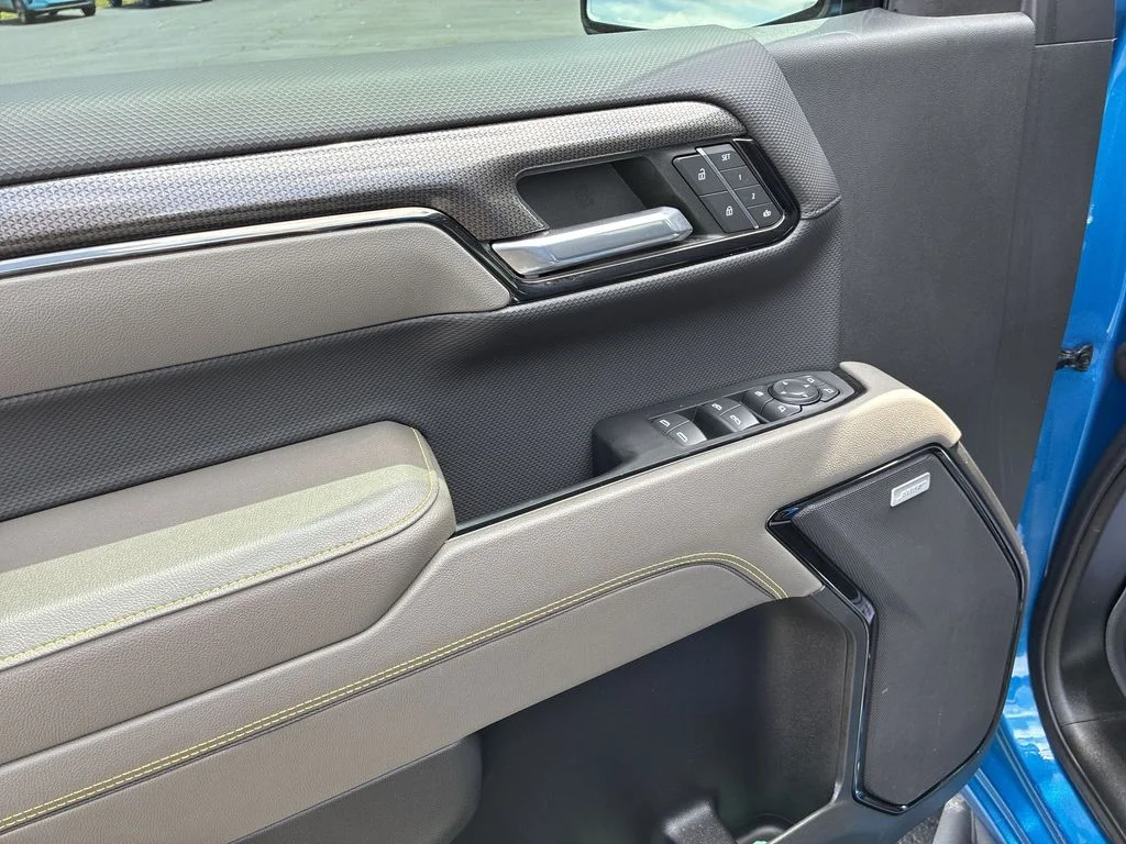 Used 2022 Blue Chevrolet ZR2 image 13