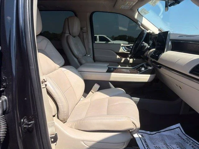 Used 2021 Black Lincoln Reserve image 31