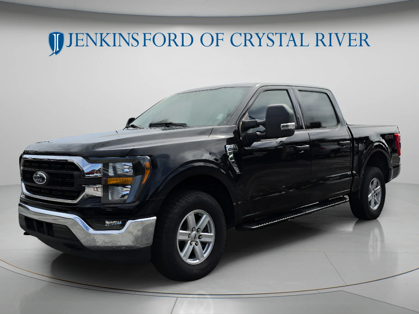 Used 2023 Agate Black Metallic Ford XLT image 13